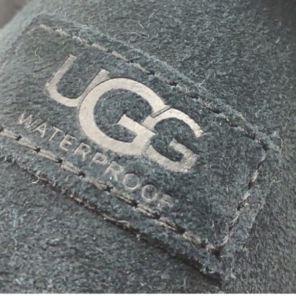 UGG Handley II Black Waterproof Sheepskin Boots - Picture 7 of 7